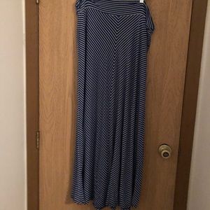 Merona maxi skirt. Xxl. Royal blue/white stripes